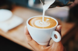 玛奇朵咖啡醇香浓郁，打造属于自己的悠闲品味时光